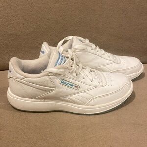 Reebok white leather her sneakers  women’s size 7.5 baby blue logo on white
